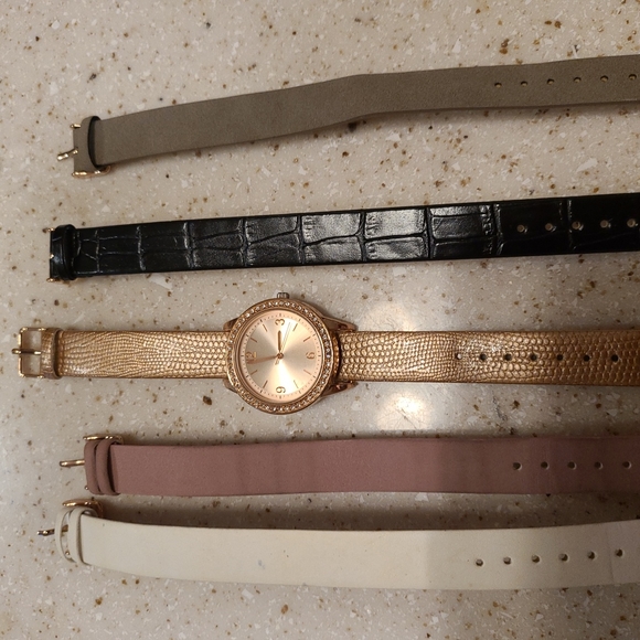 Japan MOVT women's watch. - Picture 4 of 5